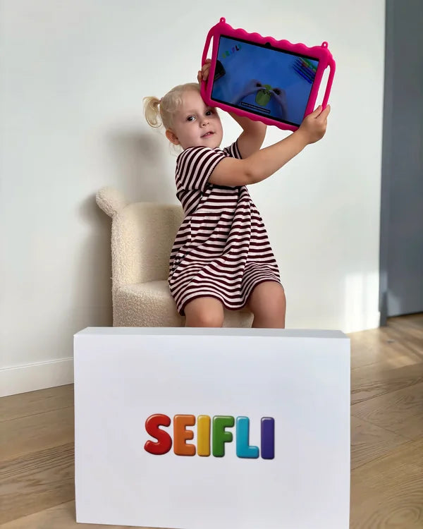 Vaikas su Seifli planšete